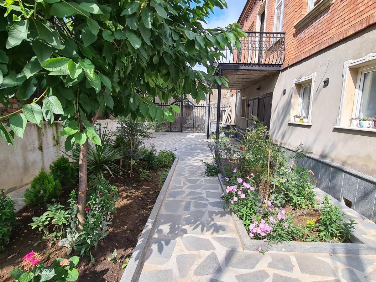 Guest House Panda Kutaisi Exterior foto