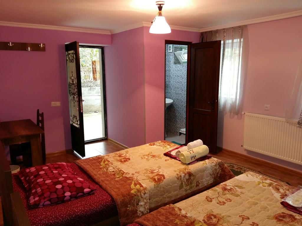 Guest House Panda Kutaisi Exterior foto