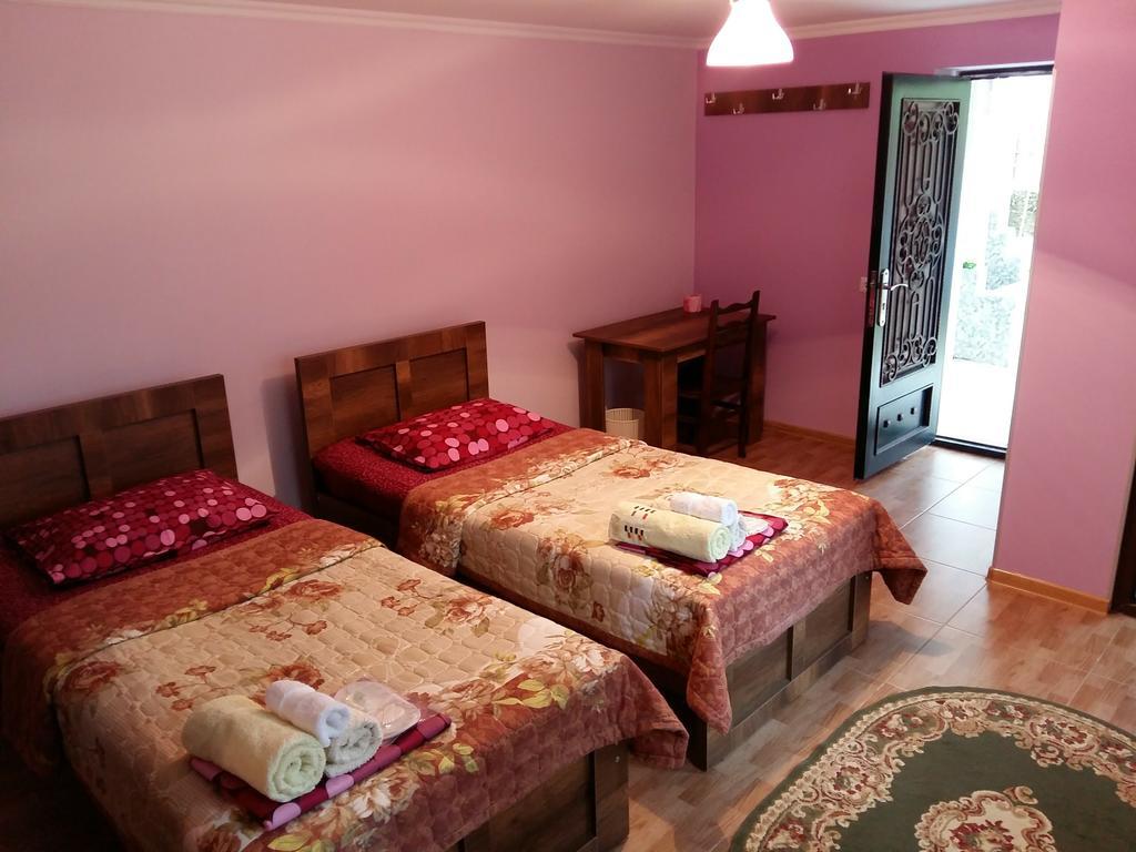 Guest House Panda Kutaisi Exterior foto