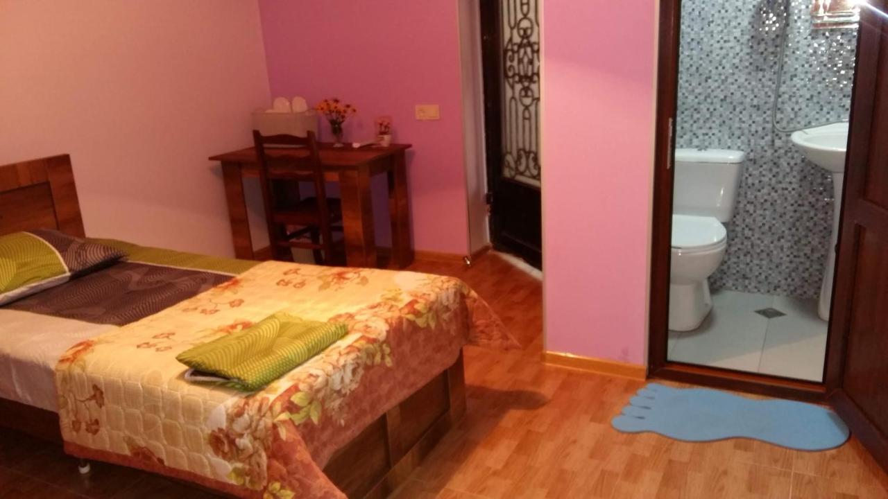 Guest House Panda Kutaisi Exterior foto
